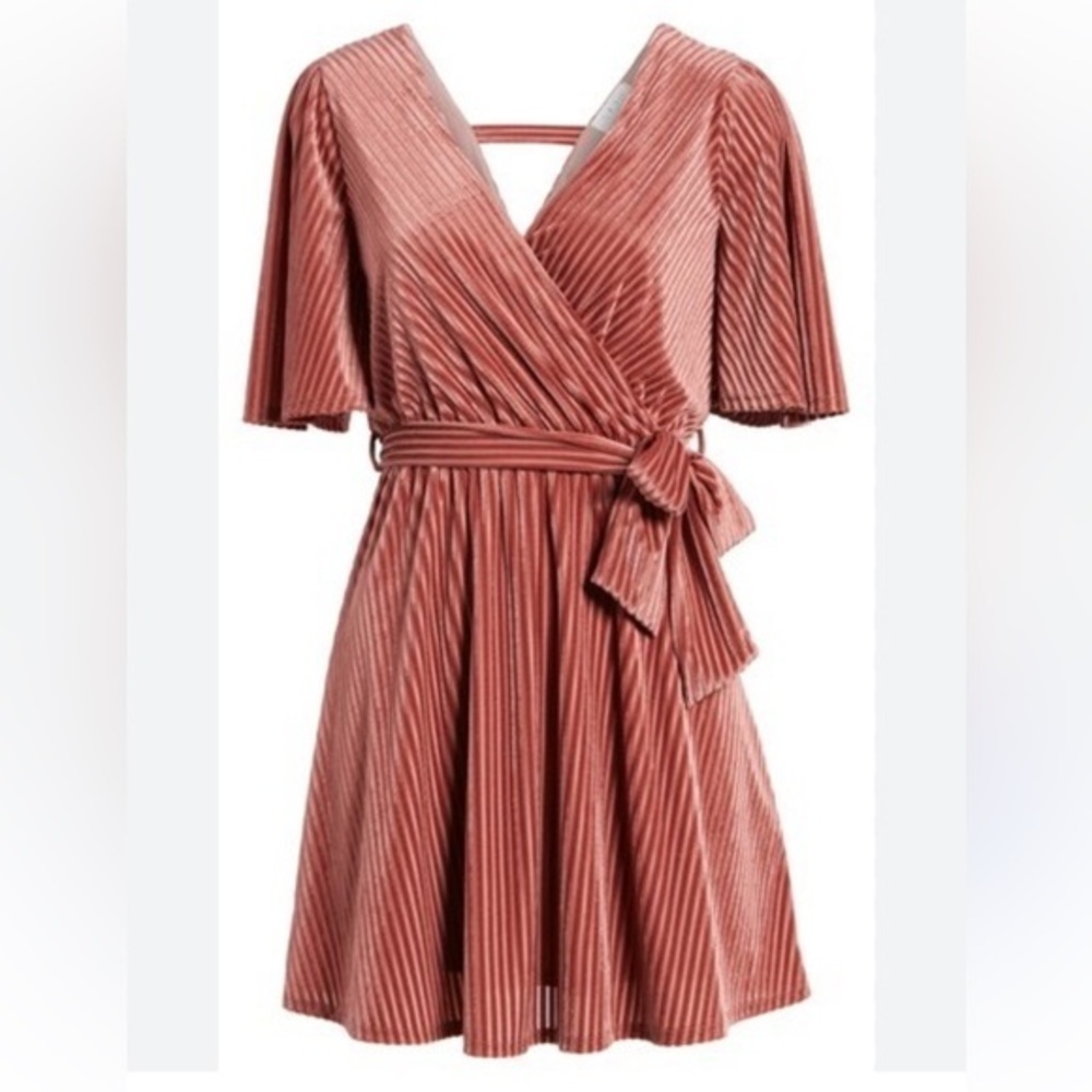 Lost + Wander Textured Carmen Mauve Velvet Mini Dress